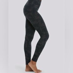 Spanx High-Rise Look At Me Now Black Camo Leggings XL